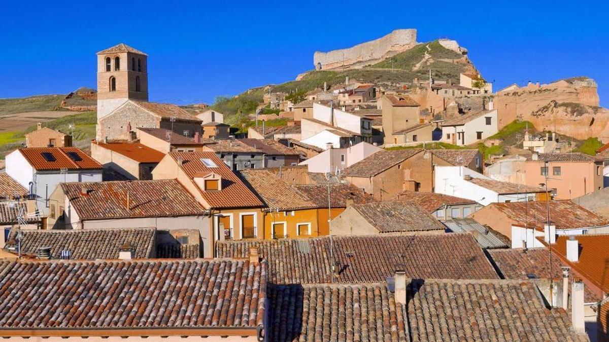El pueblo románico perfecto para recorrer a pie y comer los mejores torreznos del mundo