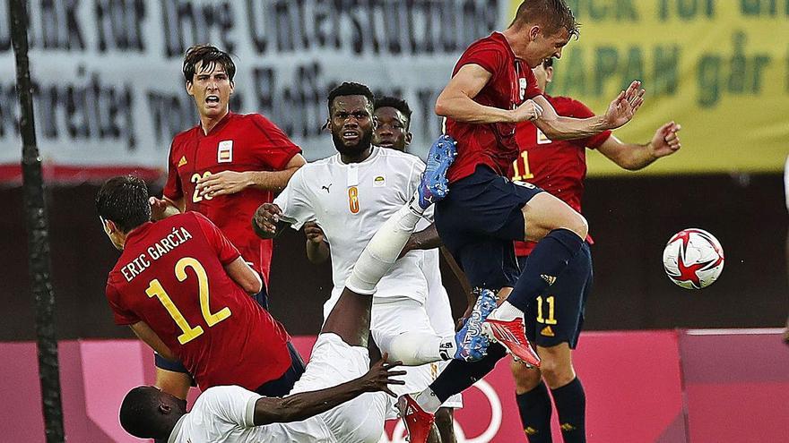 El camí d’Espanya ha estat ple d’obstacles, com en el duel contra Costa d’Ivori | EMILIO MORENATTI