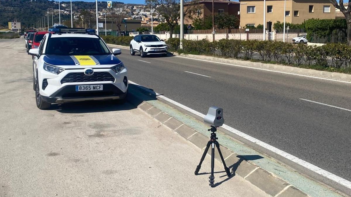 El radar móvil situado en la avenida del Pla de Xàbia