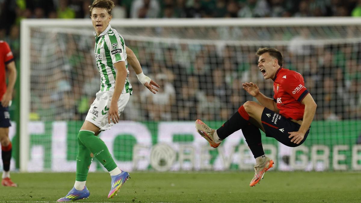 Una acción del Betis - Osasuna.