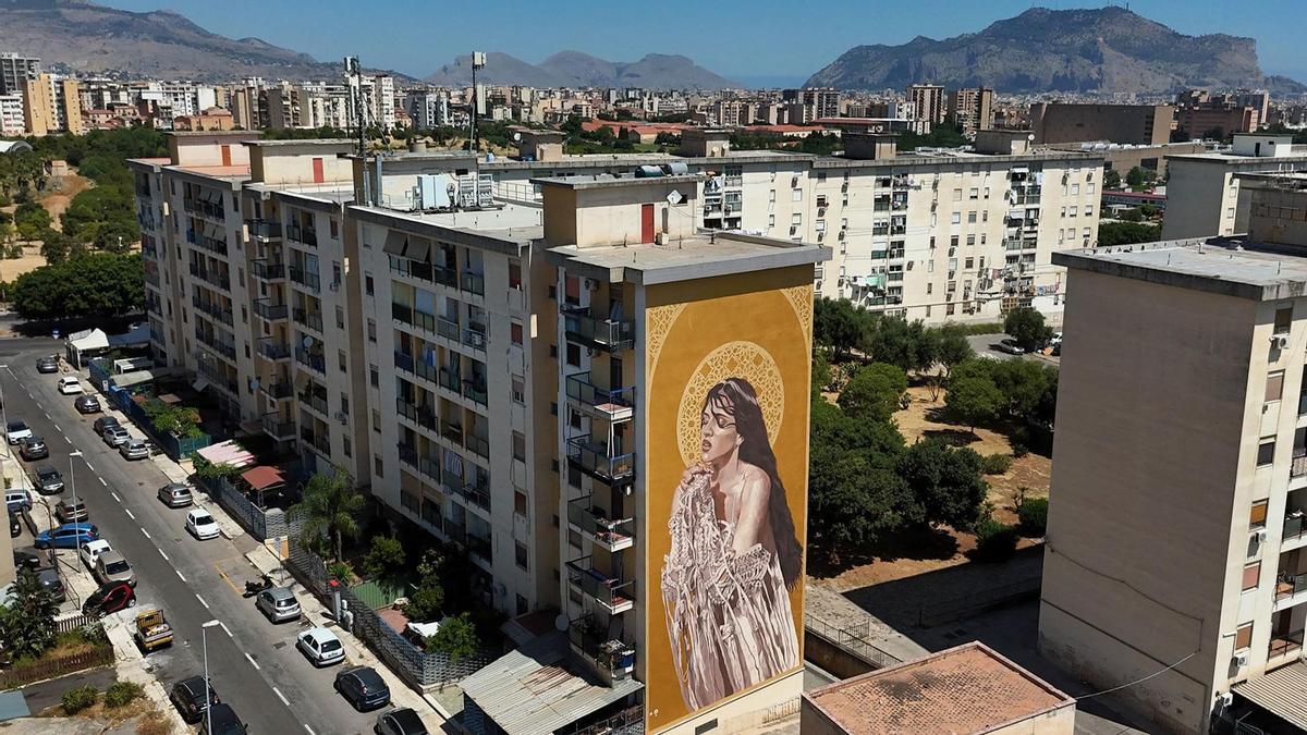 El mural de Rosalia al barri de Santa Rosalia de Palerm