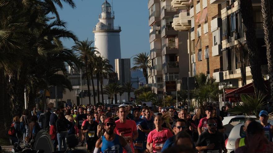 Las imágenes de la Zurich Maratón de Málaga