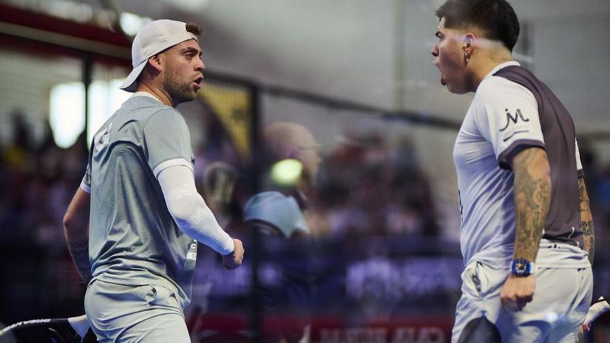 Alfonso y Tolito, durante su partido de semifinal de ayer. | PREMIER PADEL
