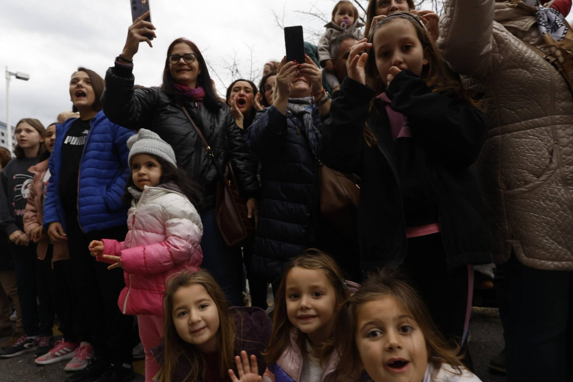 En imágenes: Los Reyes Magos desembarcan en Gijón