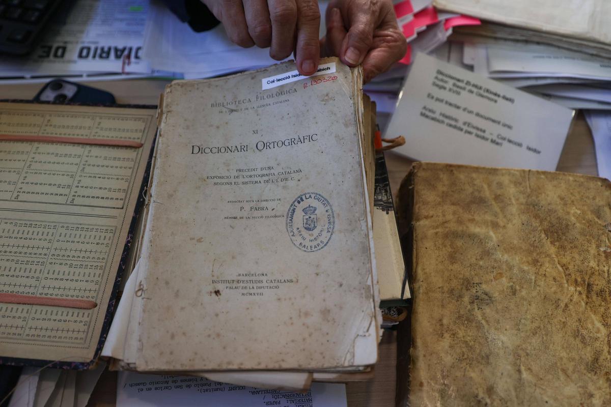 Todas las imágenes de un diccionario "único" en las islas: el diccionario chino-latín del Arxiu Històric d'Eivissa i Formentera