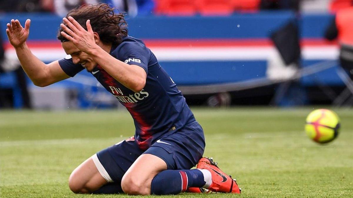 Cavani lamenta la pena máxima fallada