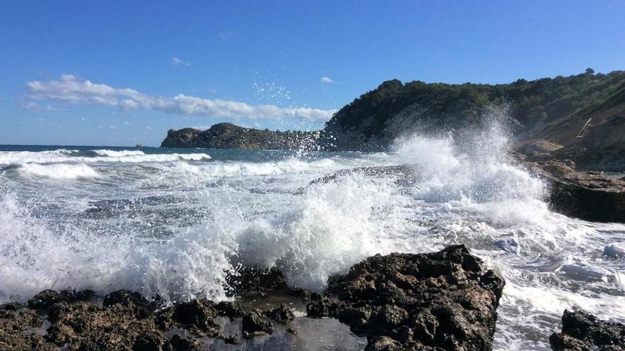 Olas de 2 metros en el Arenal y la Cala Blanca de Xàbia