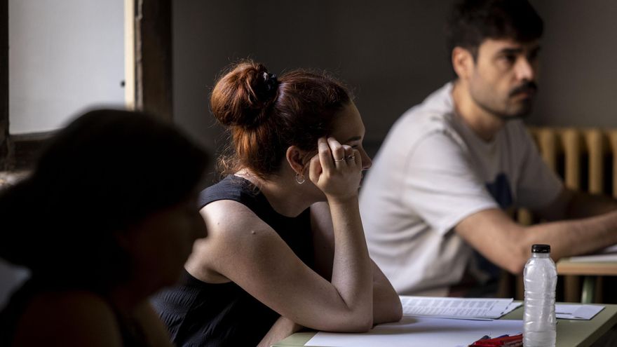 Los aspirantes a la polémica oposición a profesor de Aragón conocen sus resultados: &quot;Fue bastante masacre&quot;