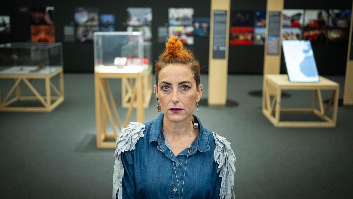 Dèsirée Martín (La Laguna, 1974) es la comisaria de 'La ruta canaria.30 años de migración y muerte'.
