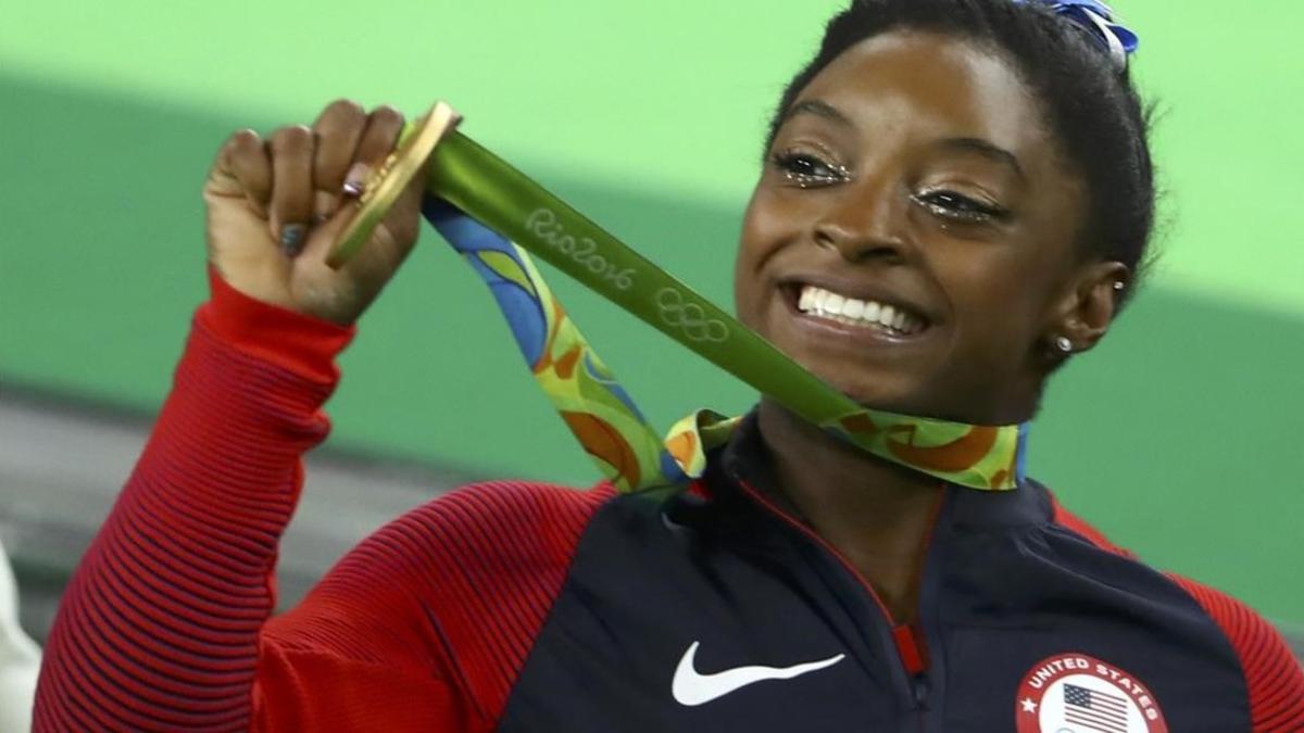 Biles celebra su segundo oro olímpico en Río.