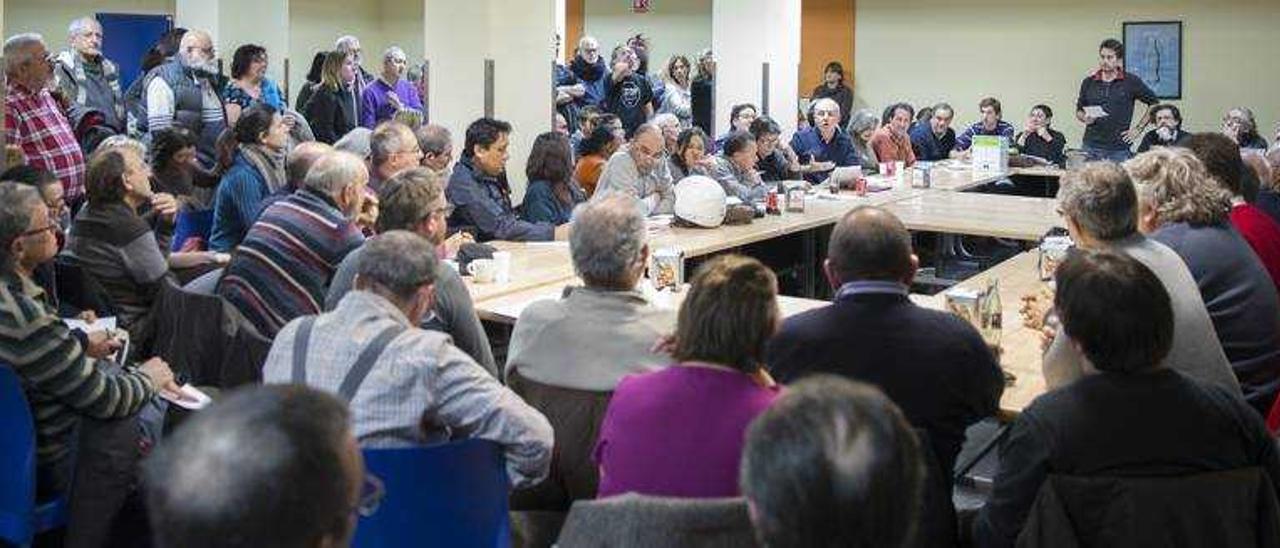 Reunión plenaria de Guanyem València, el pasado viernes en el antiguo hospital la Fe.