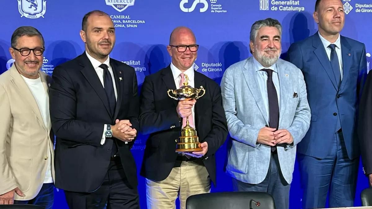 El director del torneo, Guy Kinnings; los consejeros de la Presidencia y de Deportes, Albert Dalmau y Berni Álvarez, y el presidente del Consejo Superior de Deportes, José Manuel Rodríguez Uribes. El director del torneo, Guy Kinnings; los consejeros de la Presidencia y de Deportes, Albert Dalmau y Berni Álvarez, y el presidente del Consejo Superior de Deportes, José Manuel Rodríguez Uribes.