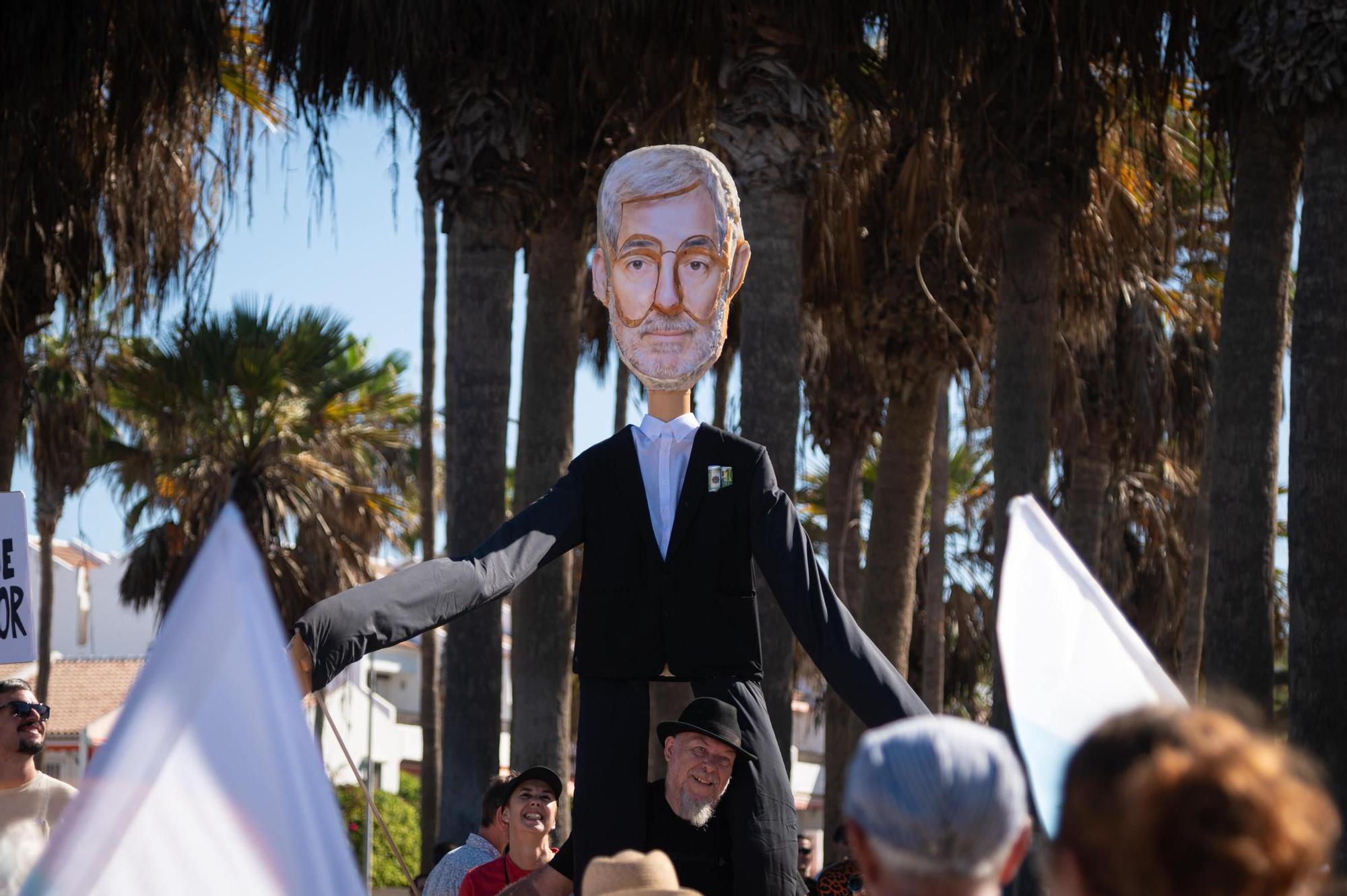 Todas las imágenes de la manifestación del 20-O en Tenerife