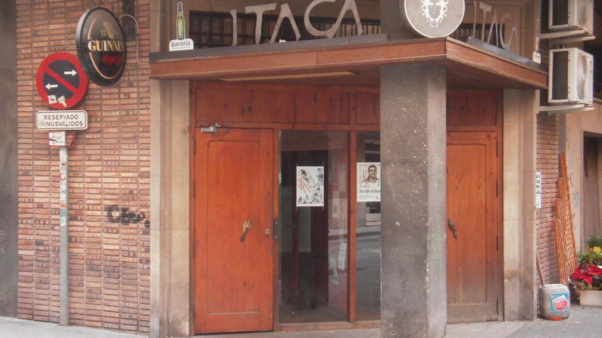 Ítaca lanza un proyecto solidario para salvar su local