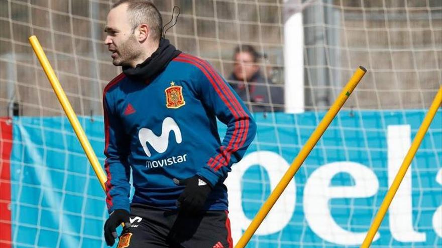 Iniesta confiesa que lleva tiempo meditando su salida del Barcelona