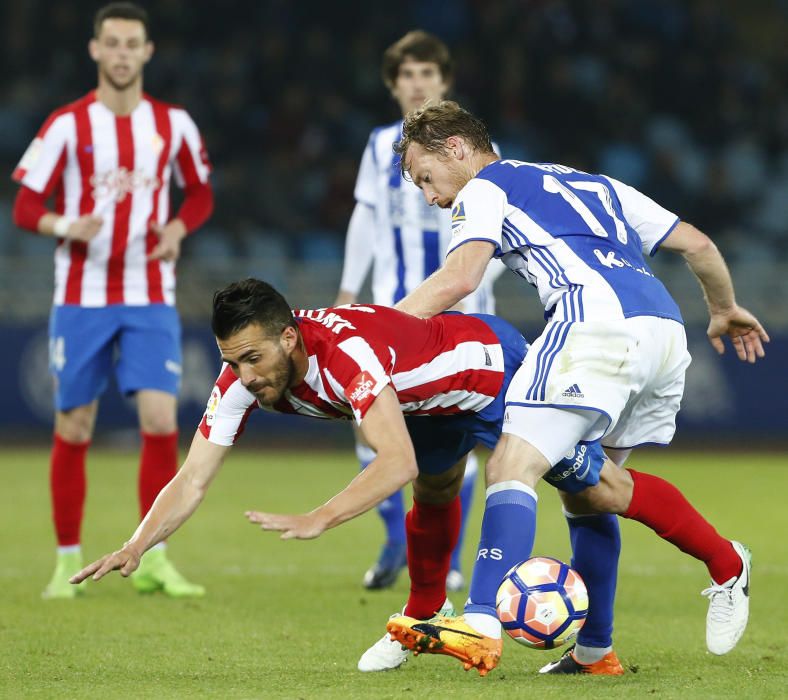 El partido entre la Real Sociedad y el Sporting, en imágenes