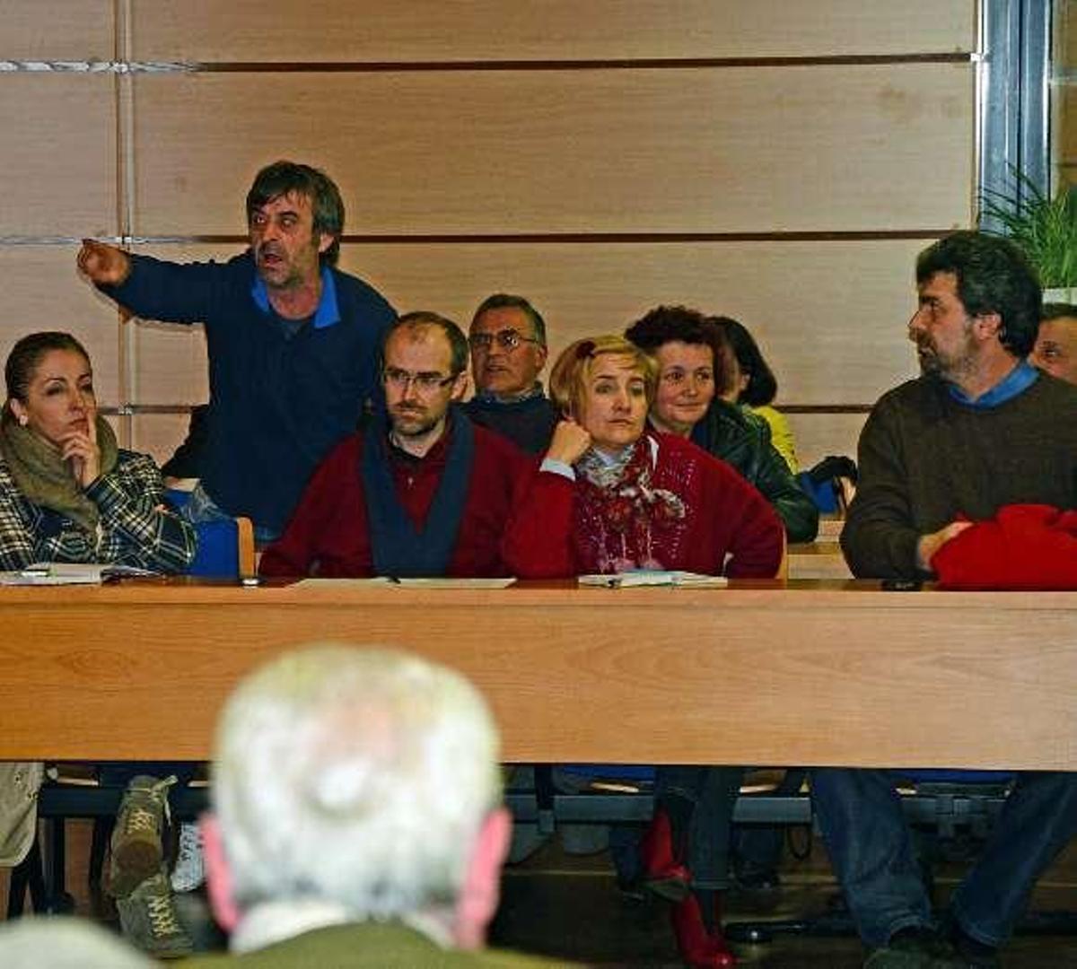 Fervenza: "No hay razón para dejar el PP, está dando la cara para solucionar las preferentes"