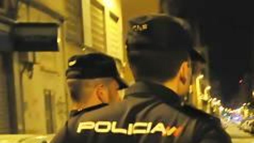 Agentes de Policía Nacional.