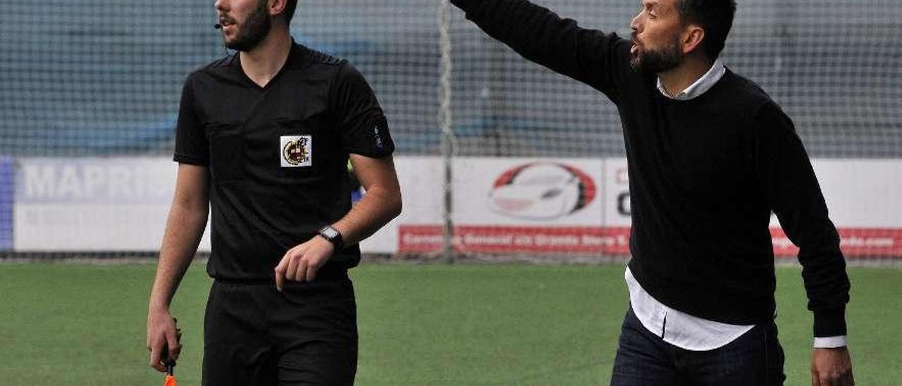 Hernán Pérez, durante un partido del Langreo.