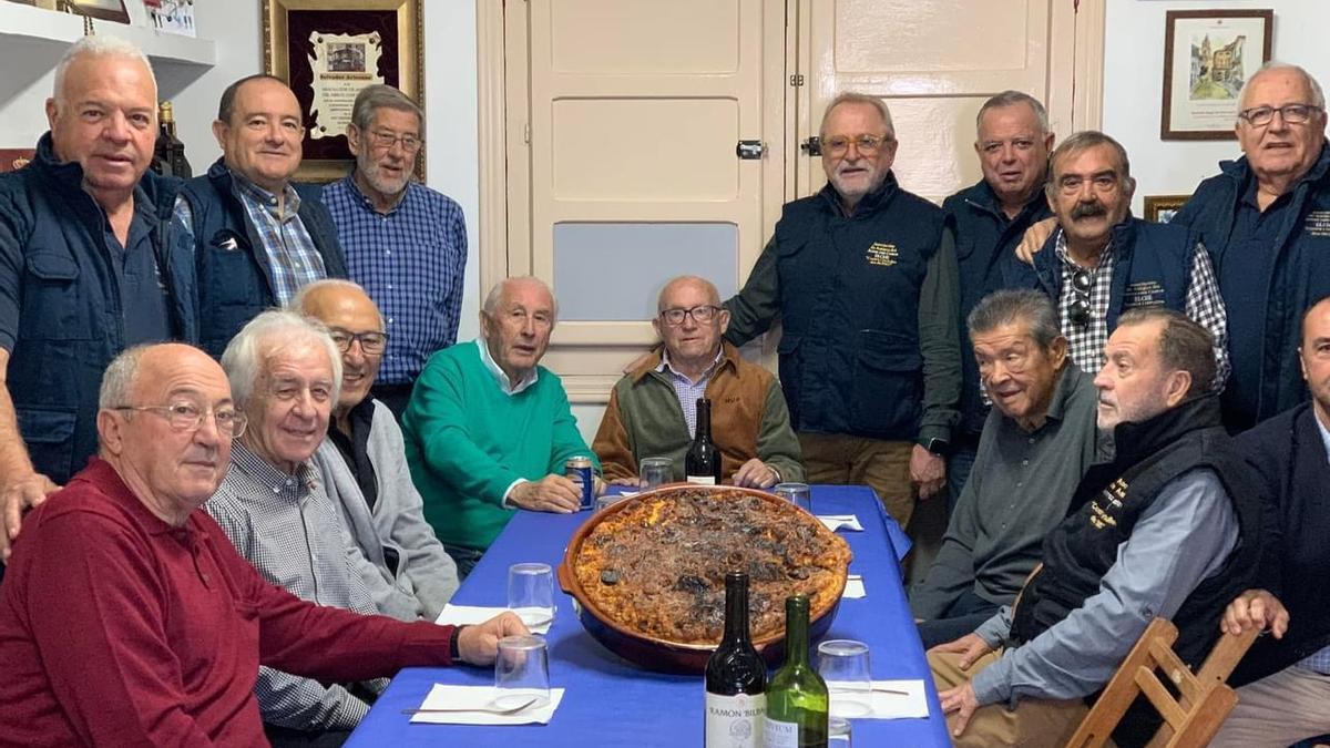 Un momento de la reunión con exfutbolistas organizada por Amigos del Arroz con Costra de Elche