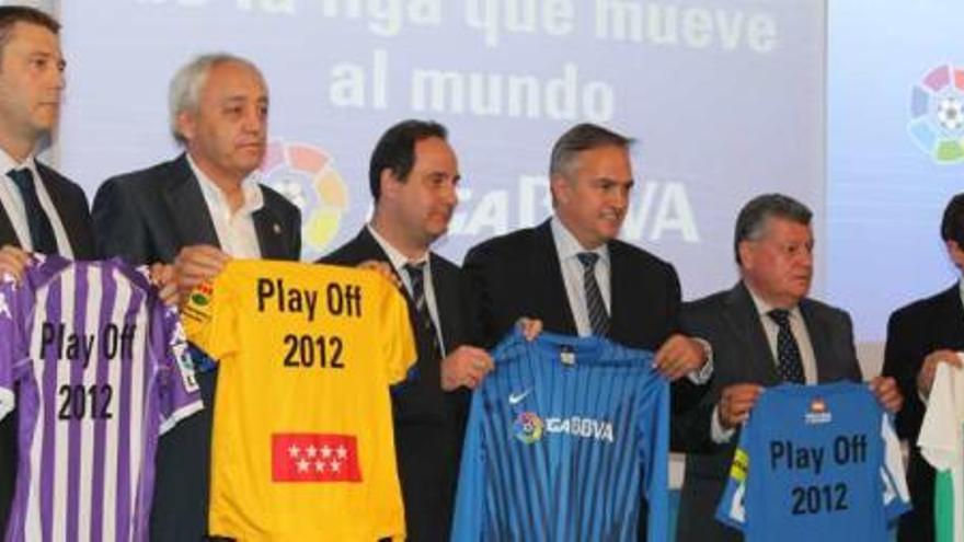 Los presidentes del Valladolid, Alcorcón, Hércules y Córdoba, ayer, en la sede central del BBVA en Madrid.