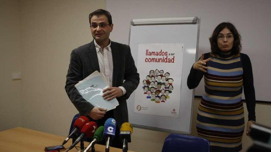 Raúl Flores y Carmen García durante la presentación