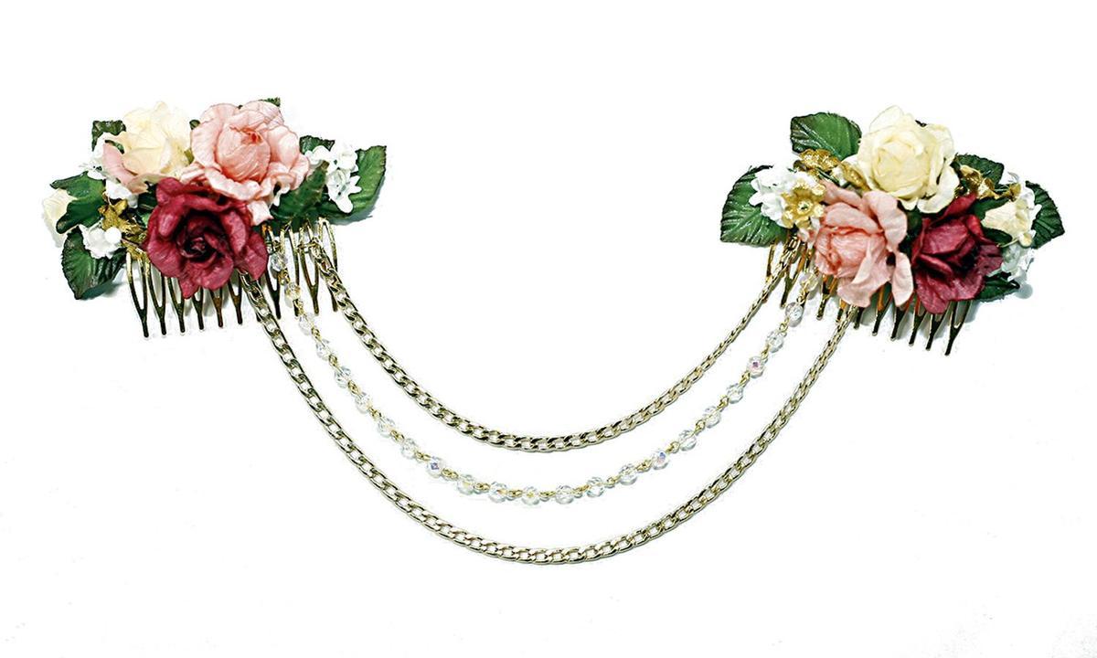 Oda a las trenzas: Peinetas de flores de Cherubina (90 euros)