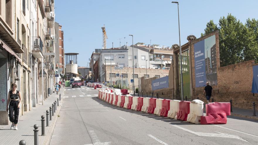 Tall de trànsit al carrer de Sant Antoni Maria Claret per obres d&#039;Aigües de Manresa, a partir de dimarts