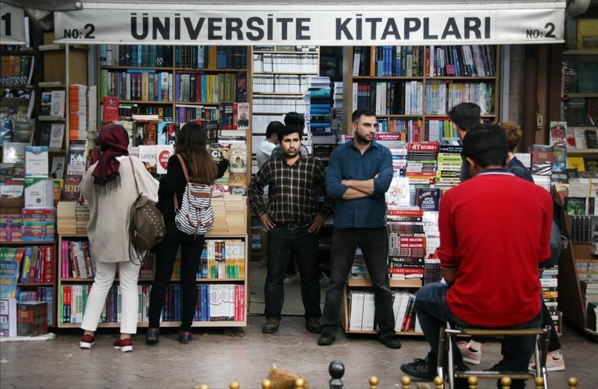 zentauroepp40844195 mas periodico la biblioteca prohibida de turquia171107182130