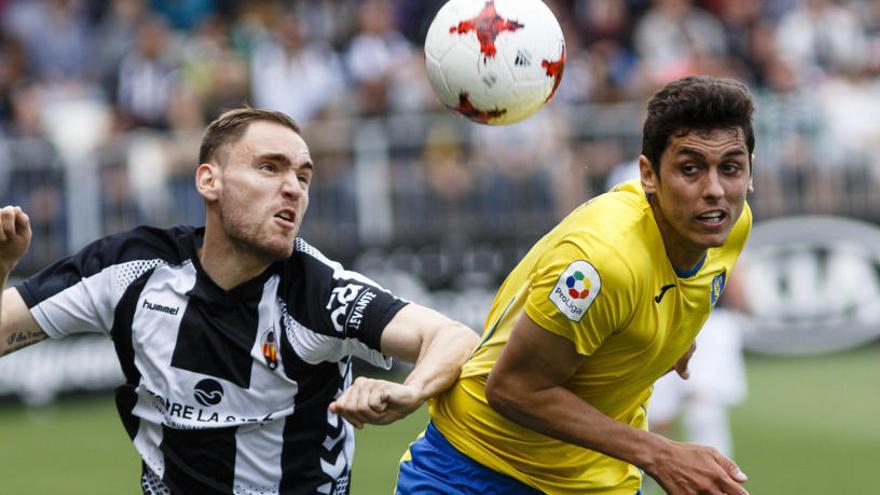 El Orihuela cayó este domingo por la mínima en Castalia (2-1)