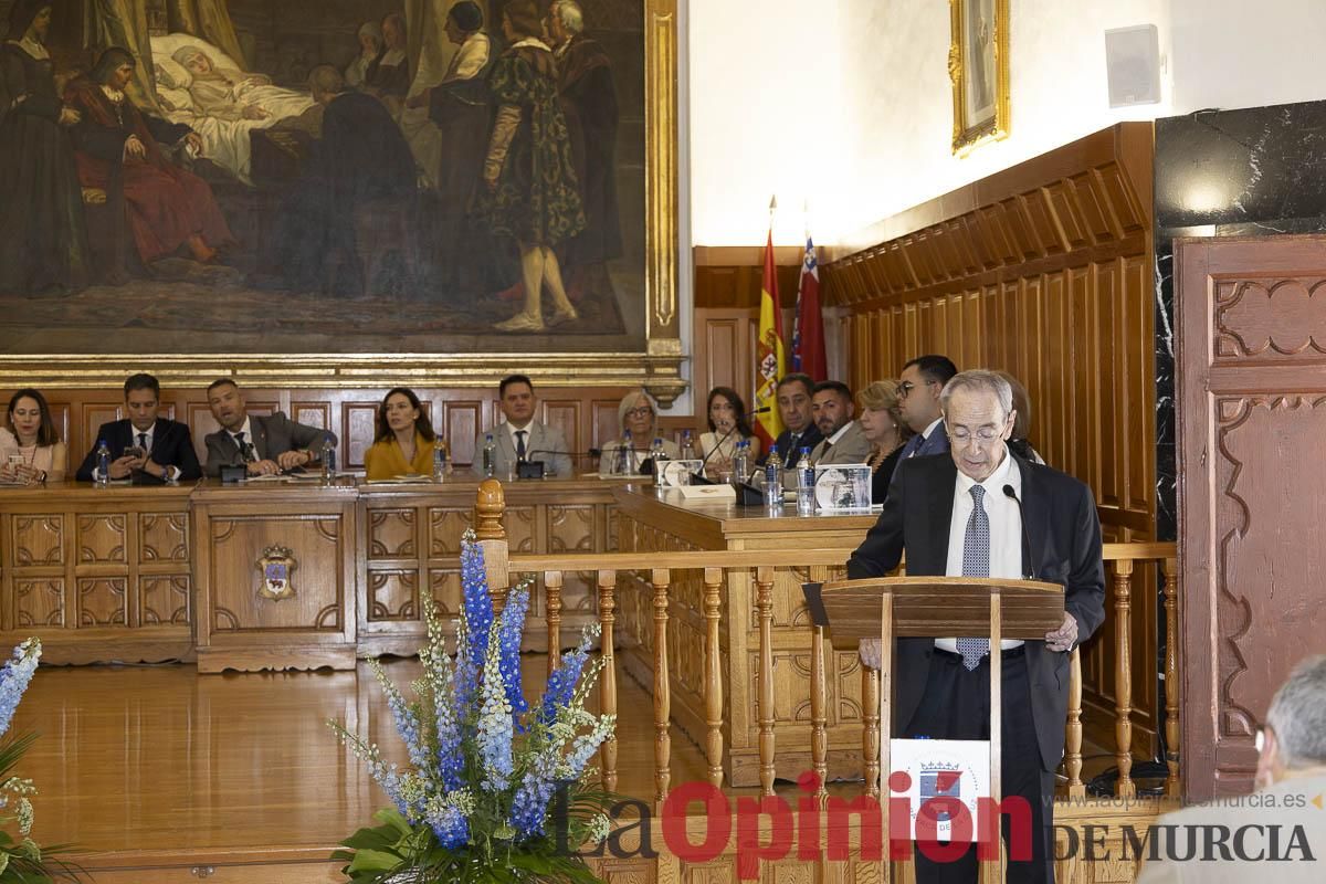 Así se ha vivido el emocionante acto del nombramiento de 'Hijo Predilecto' de Caravaca al doctor Juan Manuel Laborda