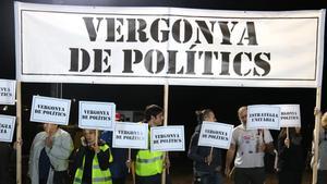 zentauroepp50690907 vergonya de pol tics  diu una pancarta dels cdr abans del m 191101205041