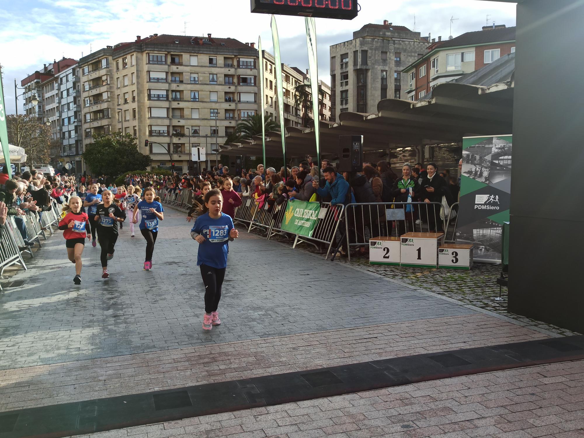 Casi 1.500 participantes disputan la carrera de Fin de Año de Pola de Siero