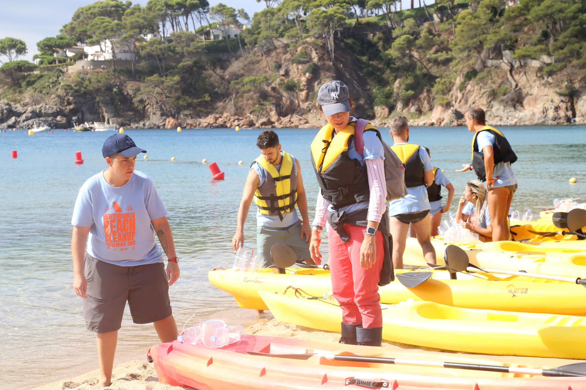 Recullen 183 quilos de deixalles al litoral de Calella i Llafranc