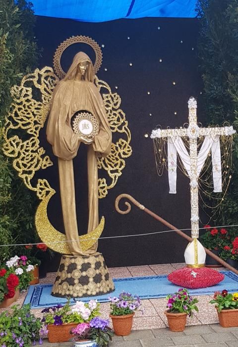 La Palma engalana sus cruces