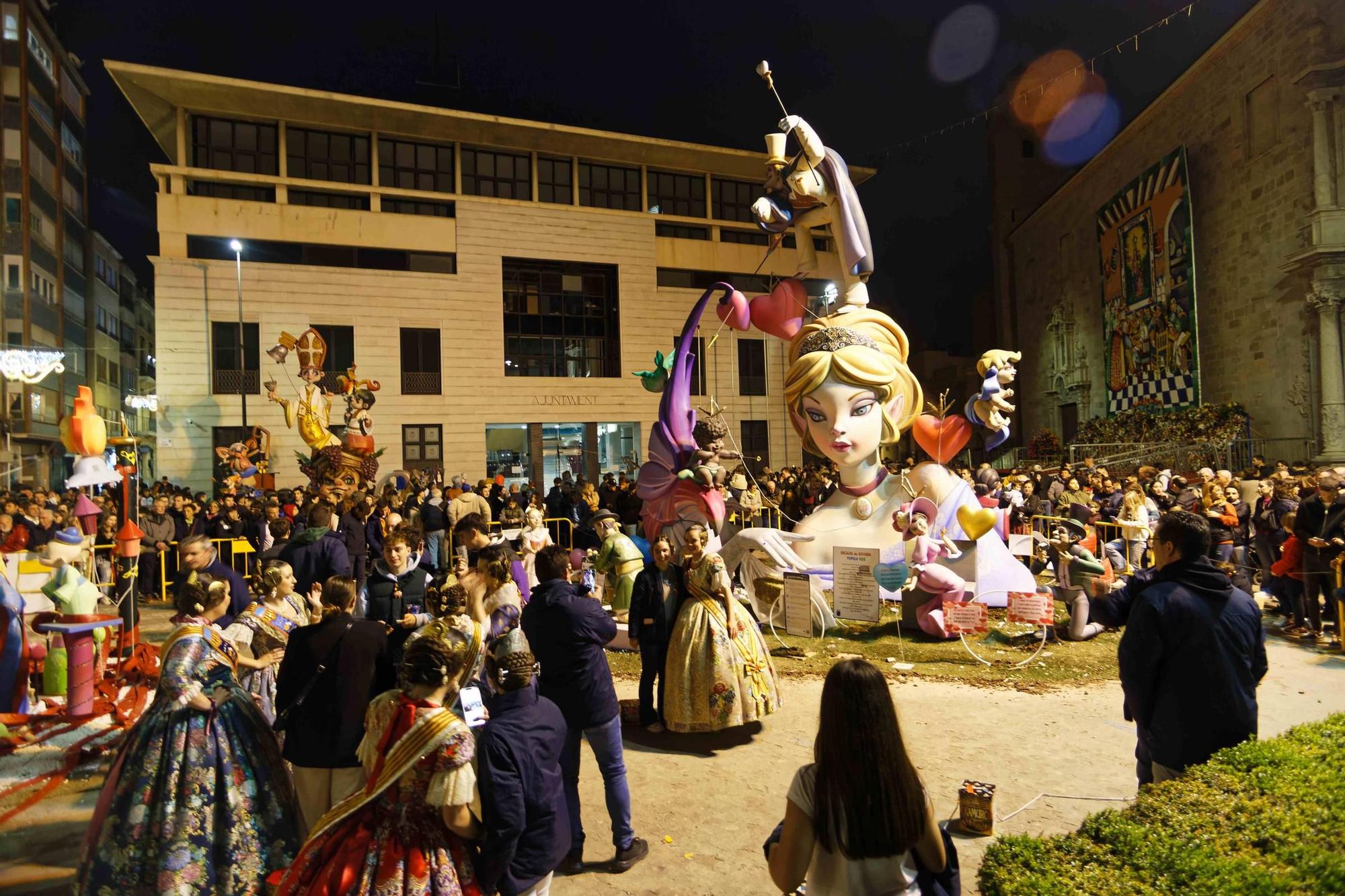 Galería de fotos de la 'cremà' de las Fallas de Burriana 2024