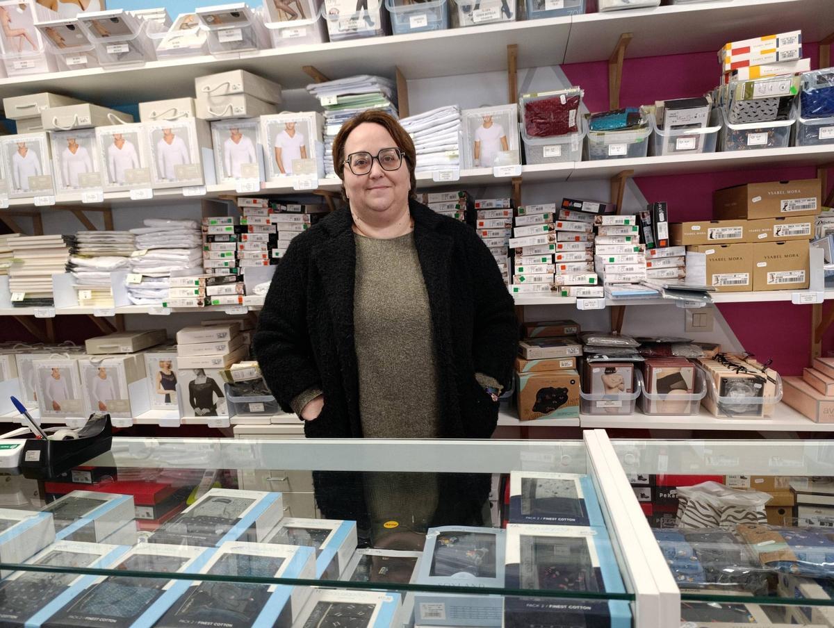 Vicky García, en su tienda de Lugo.