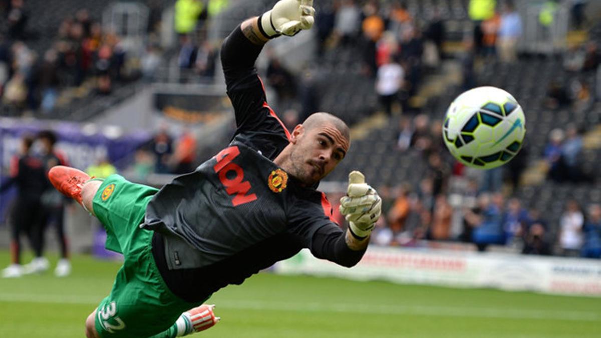 Víctor Valdés está en el Manchester United