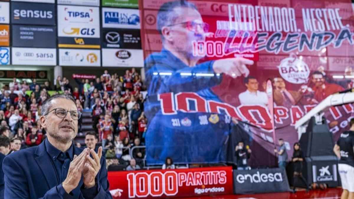 Pedro Martínez, homenajeado en Manresa por sus 1.000 partidos en la ACB.