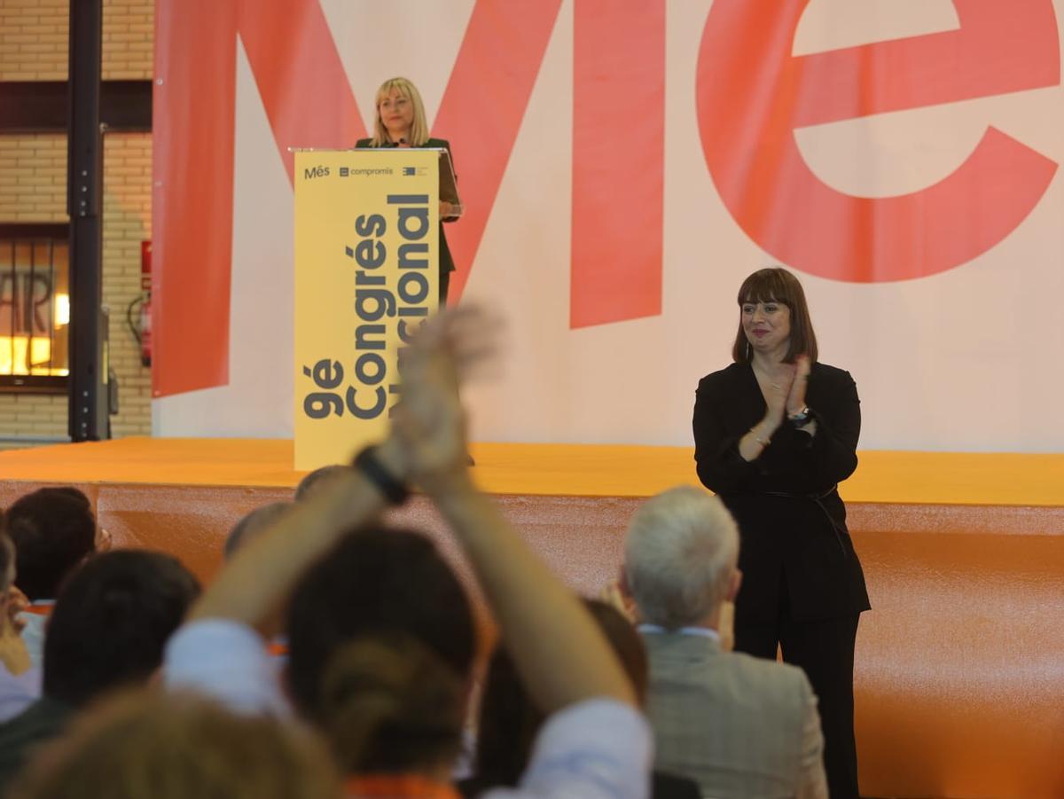 Piquer sale reelegida del congreso de Més como secretaria general.