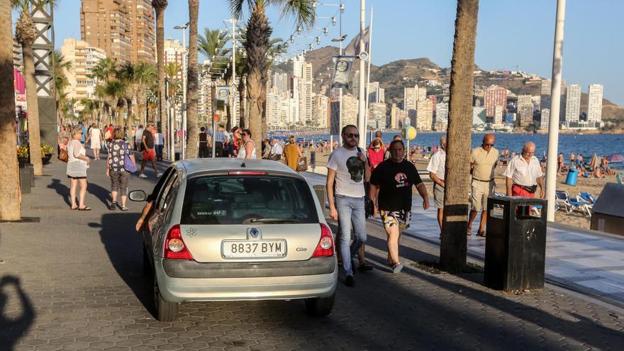 Benidorm amplía las restricciones de tráfico en el Paseo de Levante