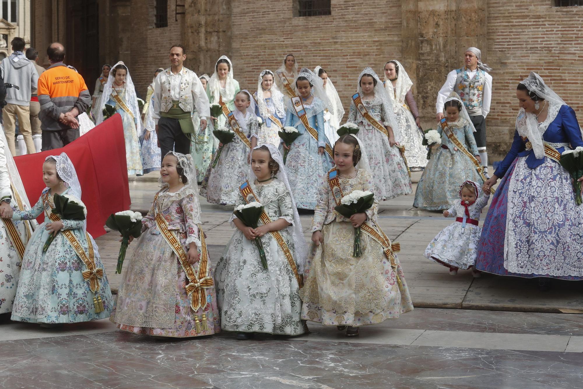 Búscate en el segundo día de ofrenda por la calle de la Paz (entre las 15:30 a las 17:00 horas)