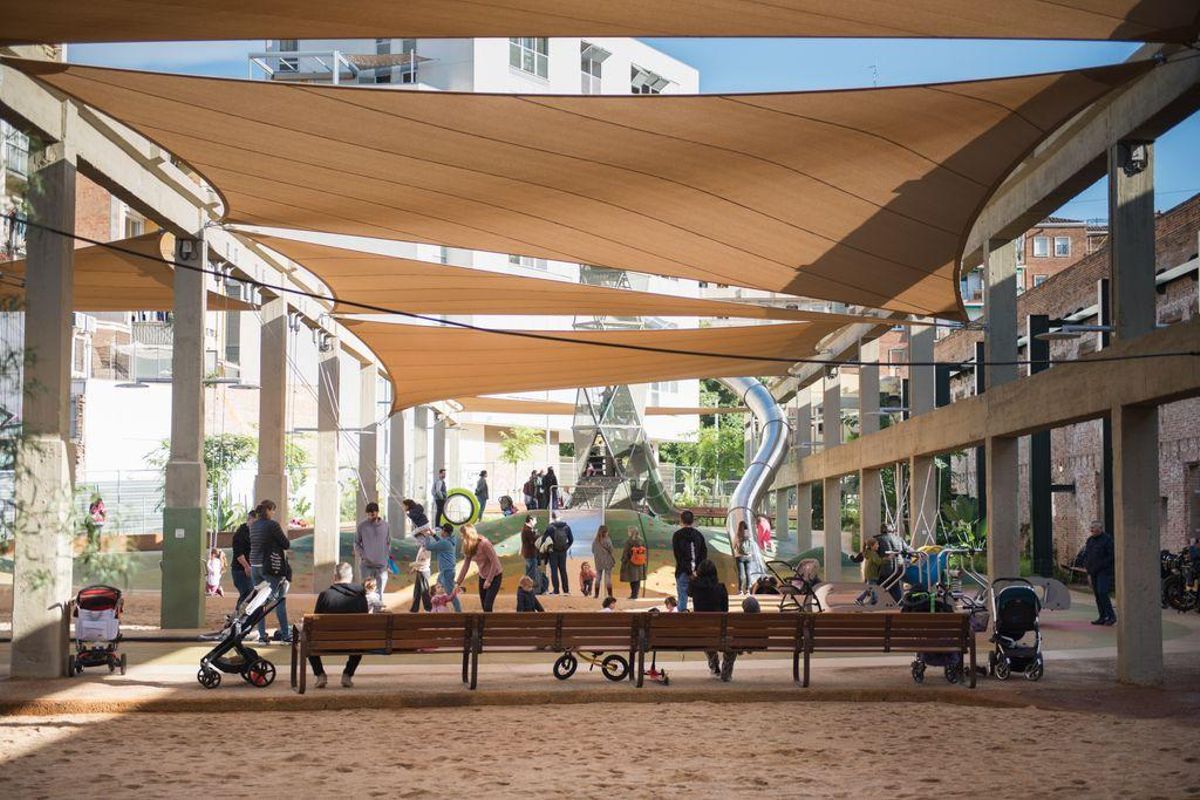 Espacio de sombra en el nuevo Parc de Can Batlló