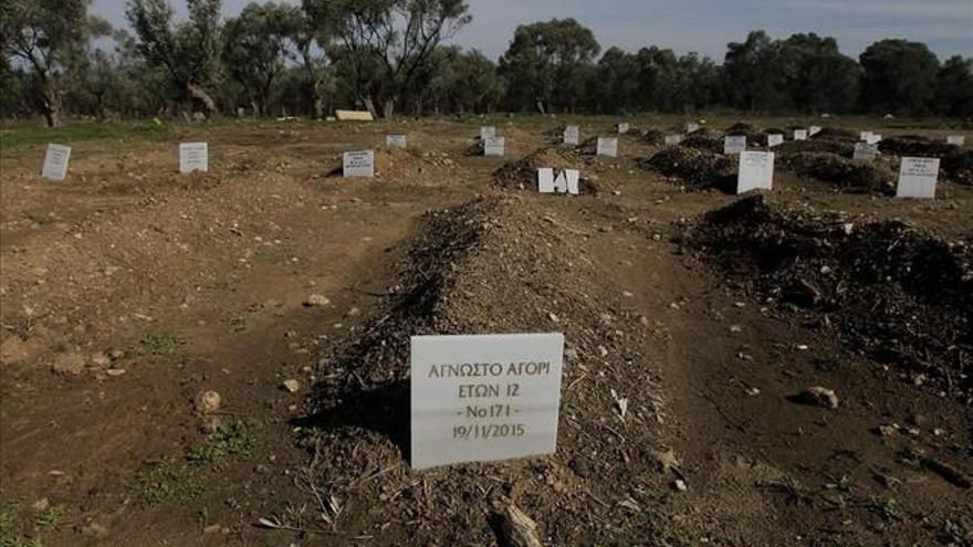 Lápidas anónimas en Lesbos
