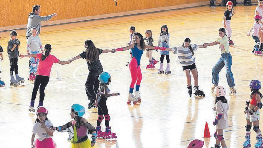 Patinaje al ritmo de la música de la década de los 80