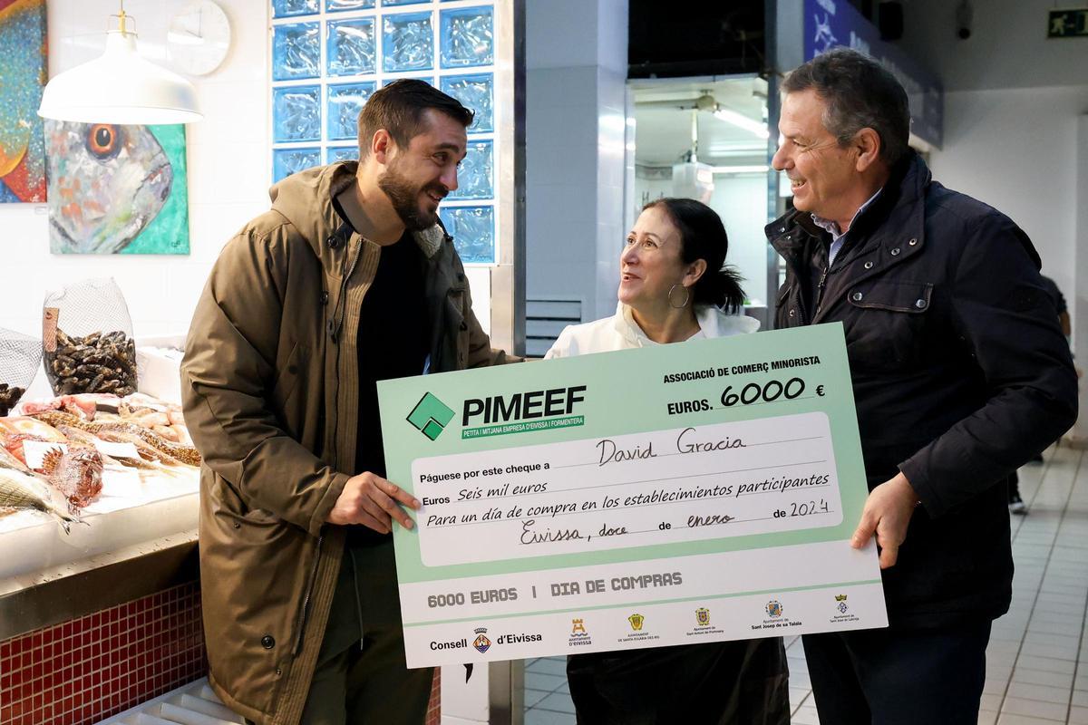Cómo gastar 6.000 euros en una mañana de compras en Ibiza