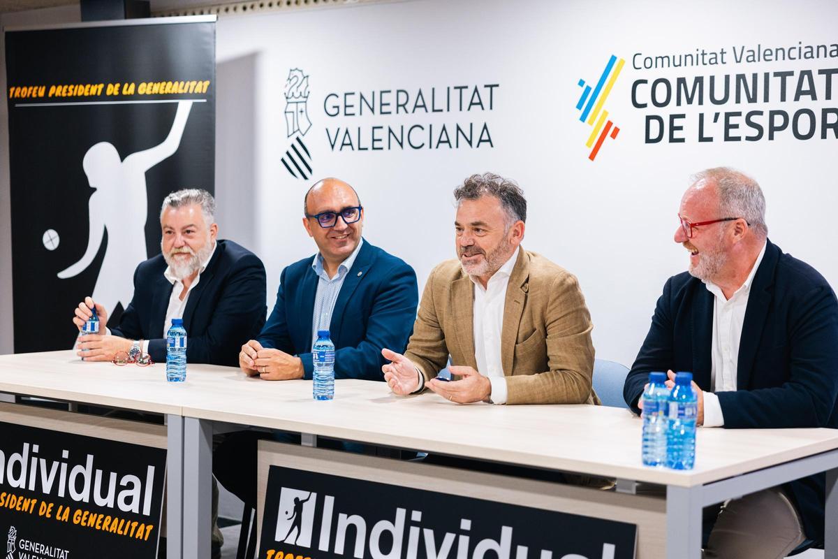 Jaime Casas, Vicent Molines, Pepe Díez i Avelino Mascarell en la presentació.j