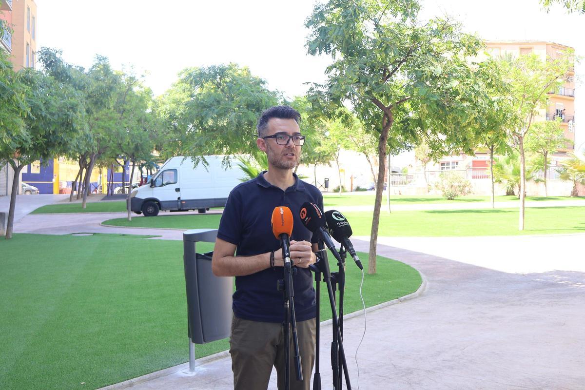El alcalde durante la presentación de los trabajos realizados
