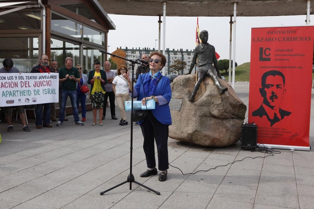 Homenaje a los "niños de la guerra" en Gijón