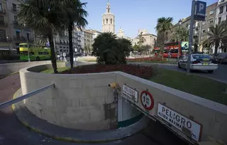 El lucrativo "parking" de la Plaza de la Reina